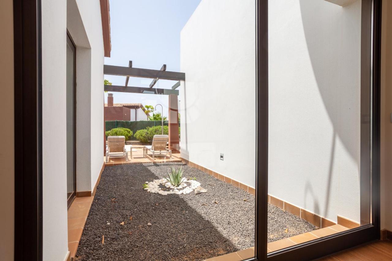 Villa Esmeralda 25 Golf Private Pool Caleta De Fuste By Holidays Home Экстерьер фото